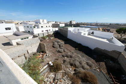 Grundstück/Finca zu verkaufen in Argana Baja, Arrecife, Lanzarote. 