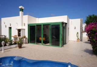 Villa for sale in La Costa, Tinajo, Lanzarote. 
